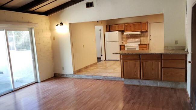 Building Photo - 1463 Dentwood Dr