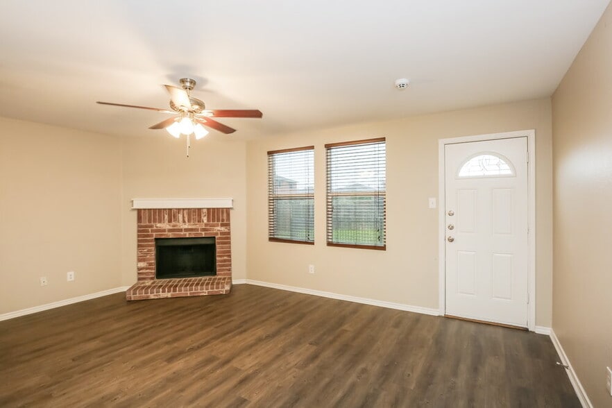 Building Photo - 3032 Picket Fence Dr