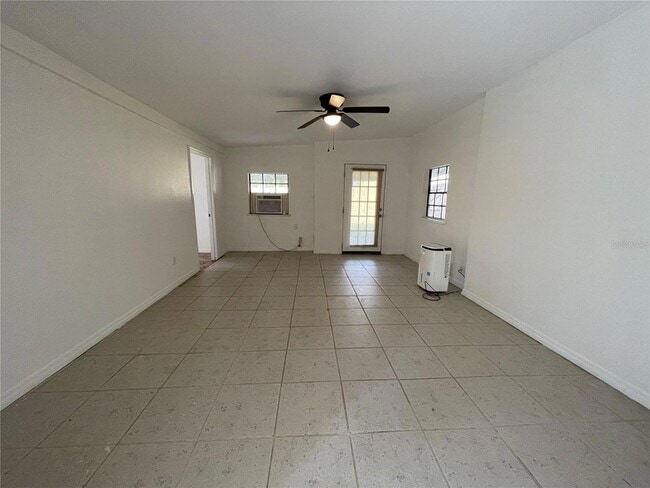 Building Photo - 2525 Emma Cir