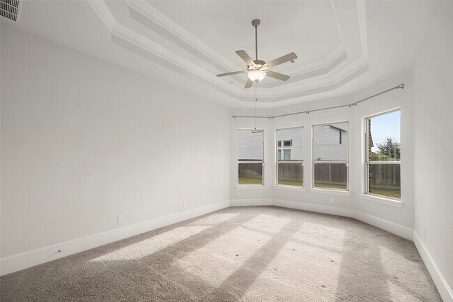 Building Photo - 21215 Central Vly Ln