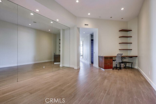 Building Photo - 1725 Del Mar Ave