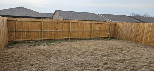 Building Photo - 521 NW 69th Ave