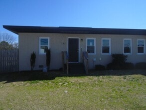 Building Photo - Bragg Court Apartment offering 1/2 OFF YOUR FIRST MONTHS RENT!! Available NOW!!