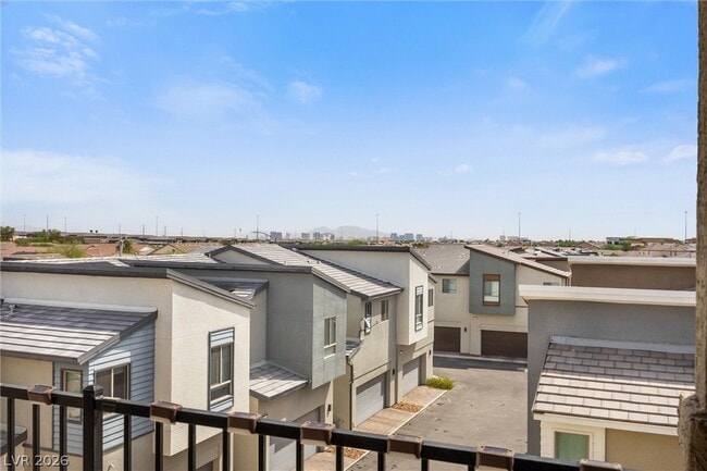 Building Photo - 6118 Garden Oasis St