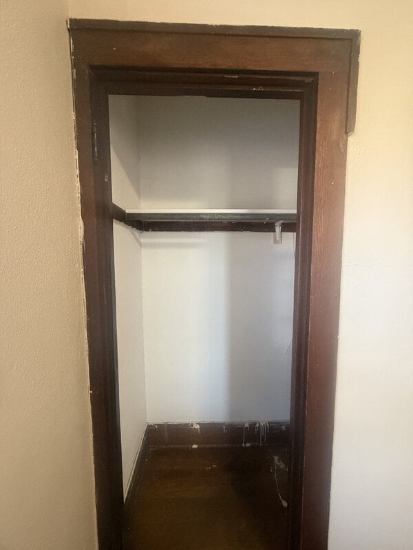 Building Photo - 2824 Des Moines St