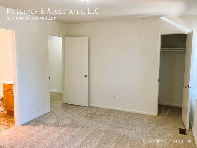 Building Photo - 841 Westminster Ln