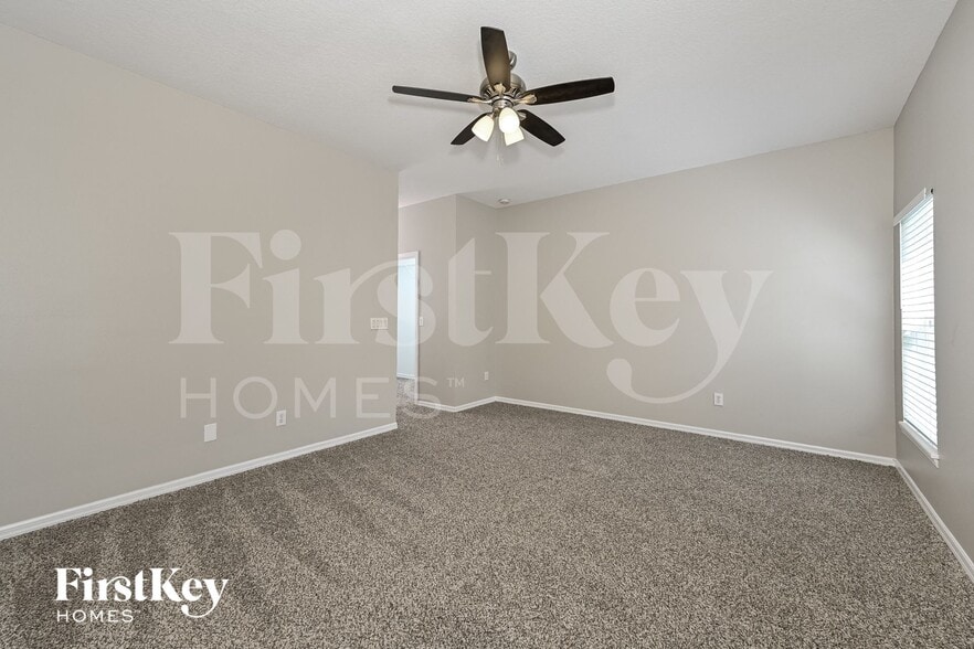 Building Photo - 200 Cabana View Way