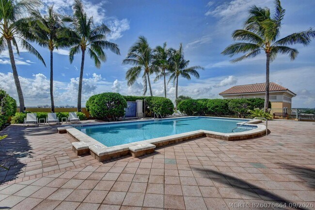 Building Photo - 403 S Sapodilla Ave