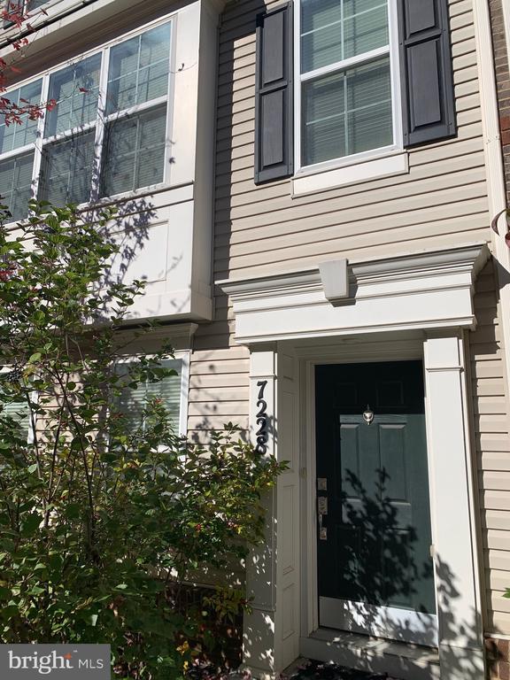 Building Photo - 7228 Barrberry Ln