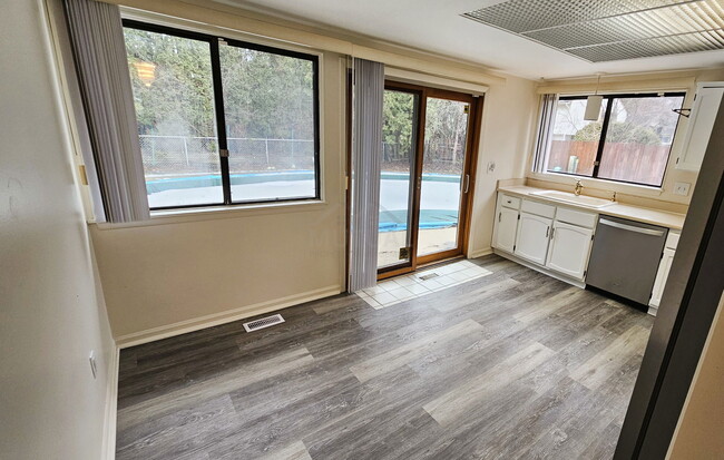 Building Photo - 5231 Bantry Dr