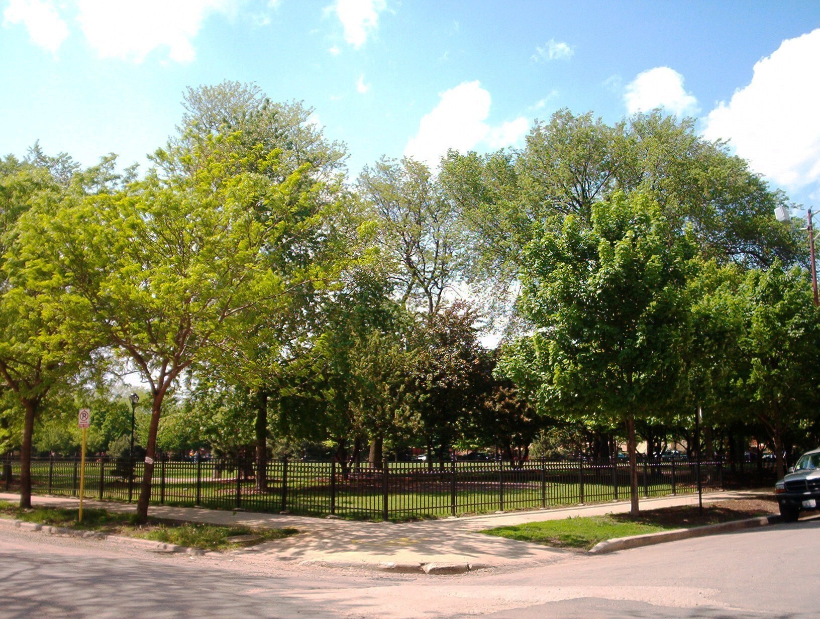 Boarders Arrigo Park - 811 S Lytle St