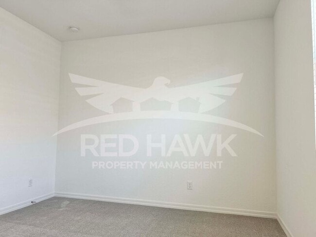 Building Photo - 35991 W San Clemente Ave