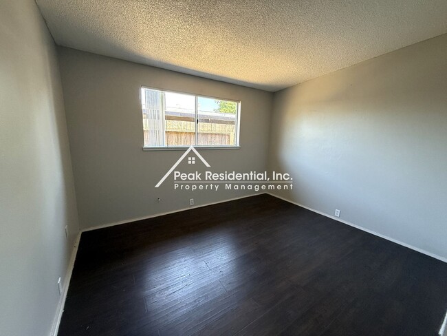 Building Photo - Mid-Century Modern 3bd/2ba Near Madison & ...