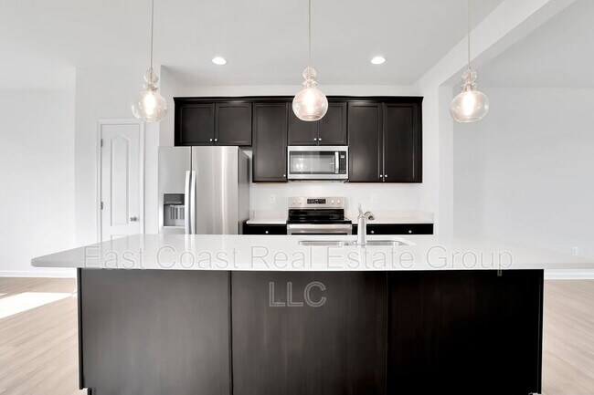 Building Photo - 153 Charterhouse St