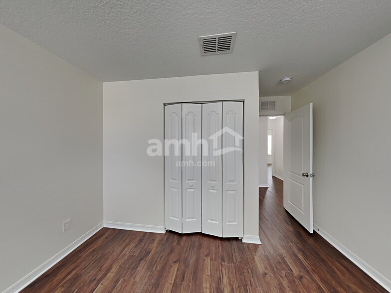 Building Photo - 4860 Windbourne Way