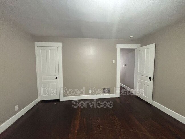 Building Photo - 67 S McGee St