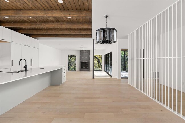 Building Photo - 1603 Chelsea Ln