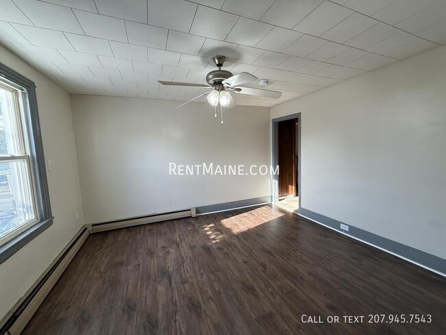 Building Photo - 600 S Main St