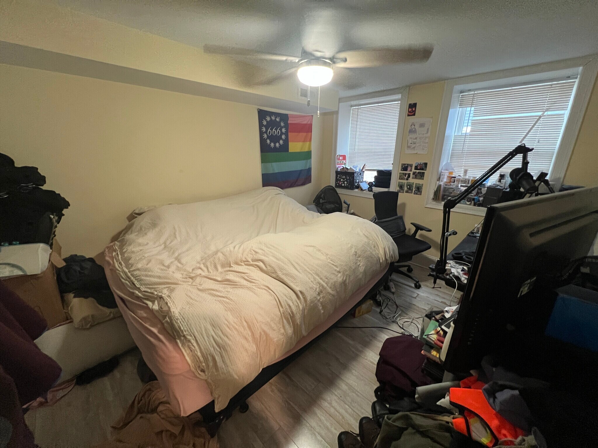 Building Photo - 118 Holland St