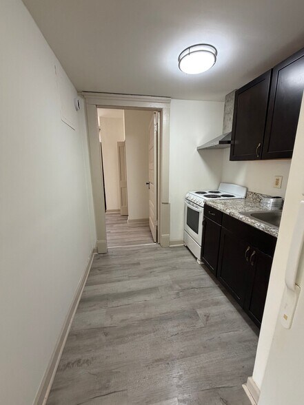 Building Photo - 401 E Broad St