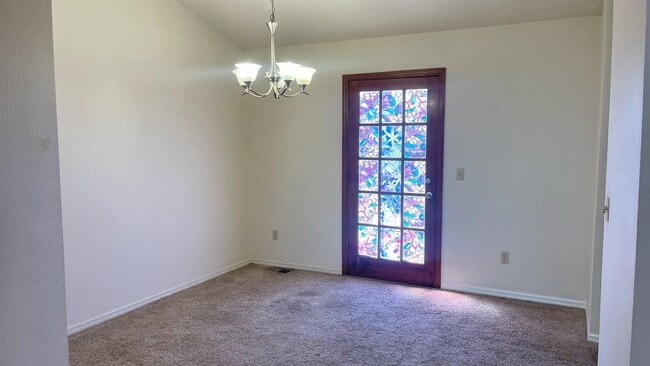 Building Photo - 105 Arricola Ave