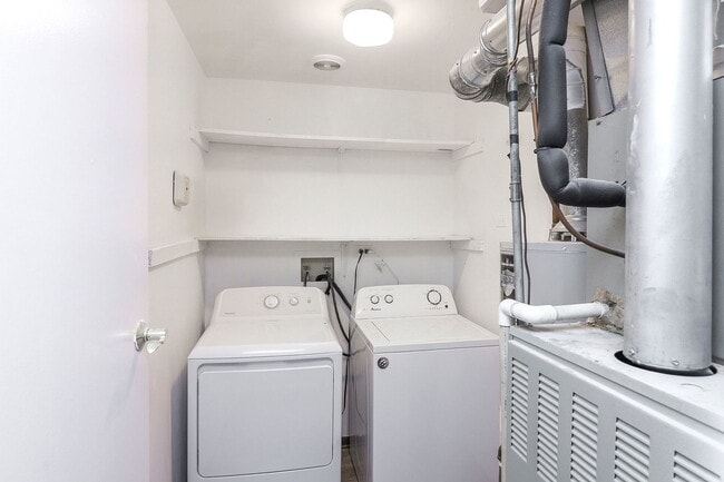 Building Photo - 1782 Gloucester Ct