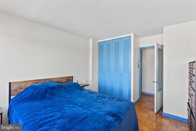 Building Photo - 1301 Delaware Ave SW