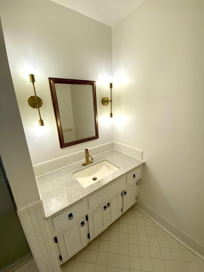 Building Photo - 9136 Switzer St