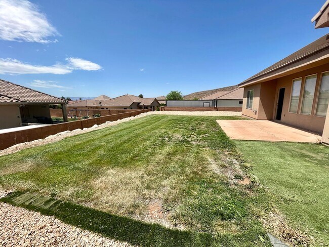 Building Photo - Six-Bedroom in Washington Fields