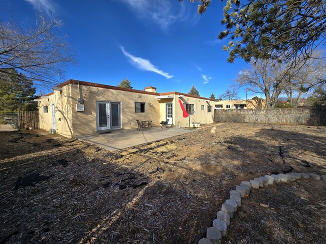 Building Photo - 102 La Placita Cir