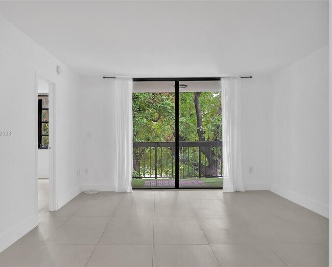 Building Photo - 2333 Brickell Ave