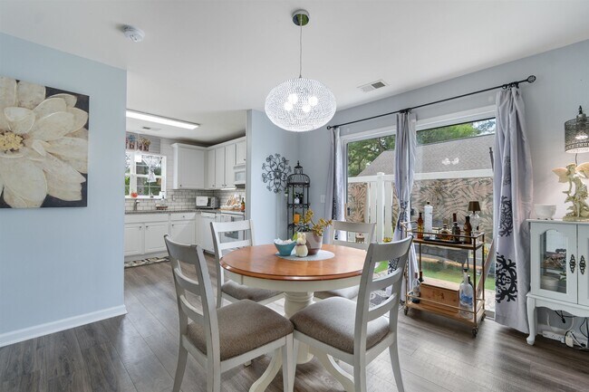 Building Photo - 161 Barclay Dr