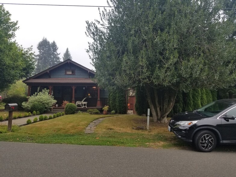 Front main house - 1524 Brawne Ave NW