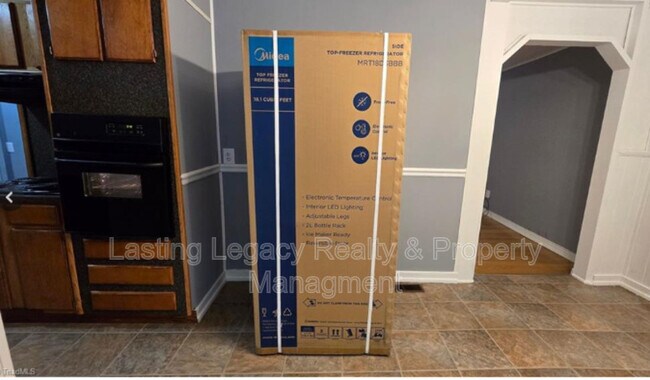 Building Photo - 113 25th St