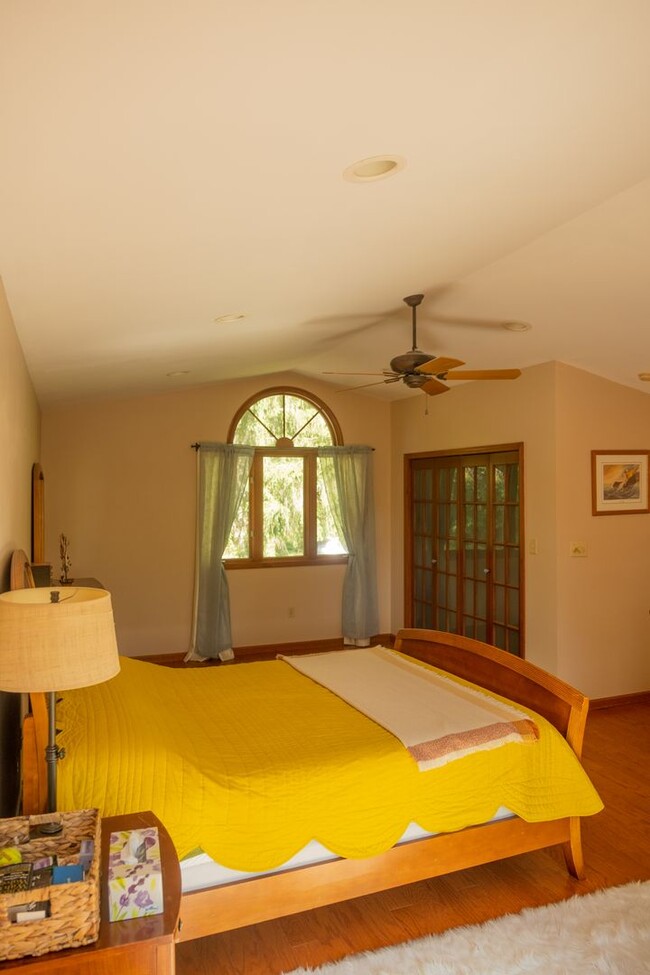 Building Photo - Avon Crest Niskayuna