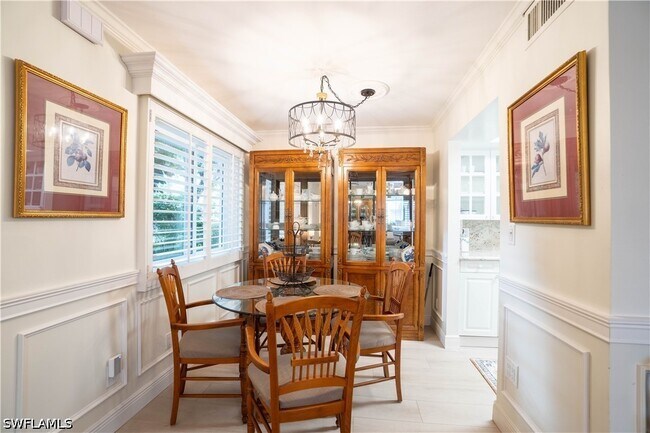 Building Photo - 388 4th Ave S