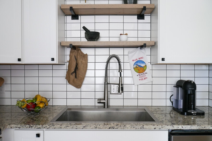 9-inch deep commercial sink - 6800 E Tennessee Ave