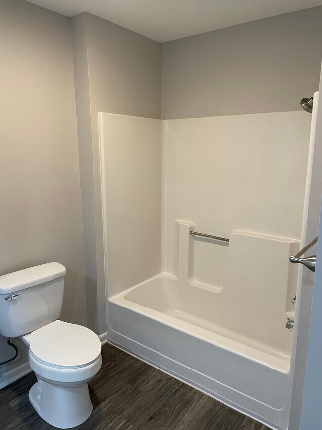 Building Photo - 5617-5623 NW 66th Terrace