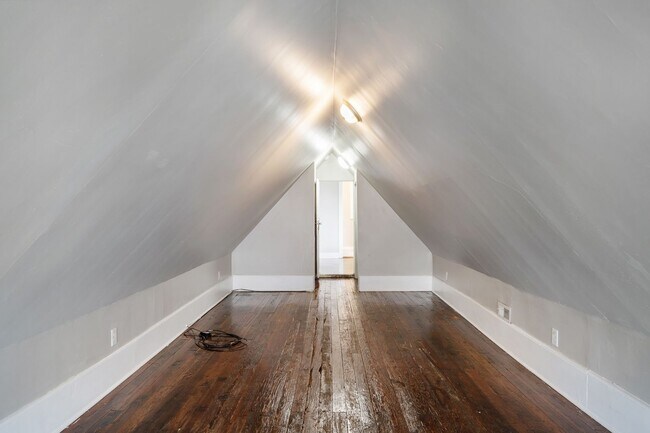 Building Photo - Remodeled 3BR/ 2BA Home in Shelby Park!