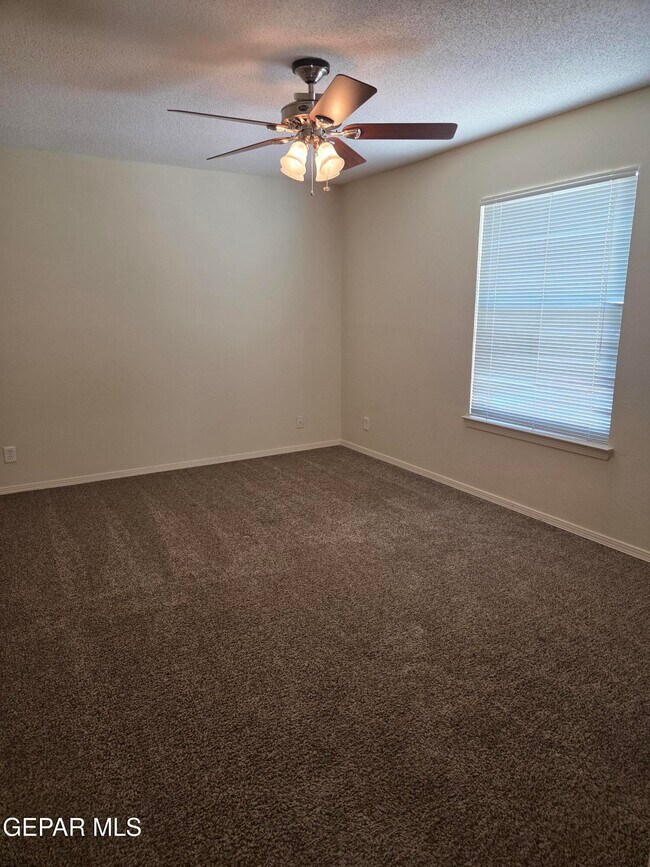 Building Photo - 3717 Hubble Dr