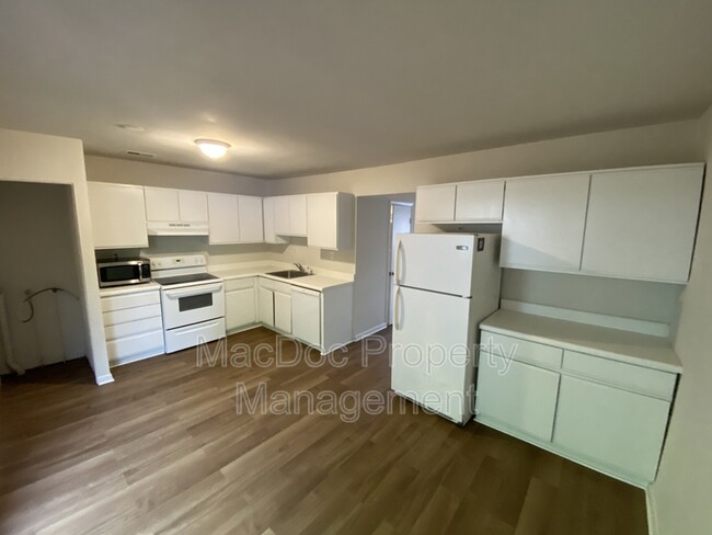 Building Photo - 5209 Heritage Dr