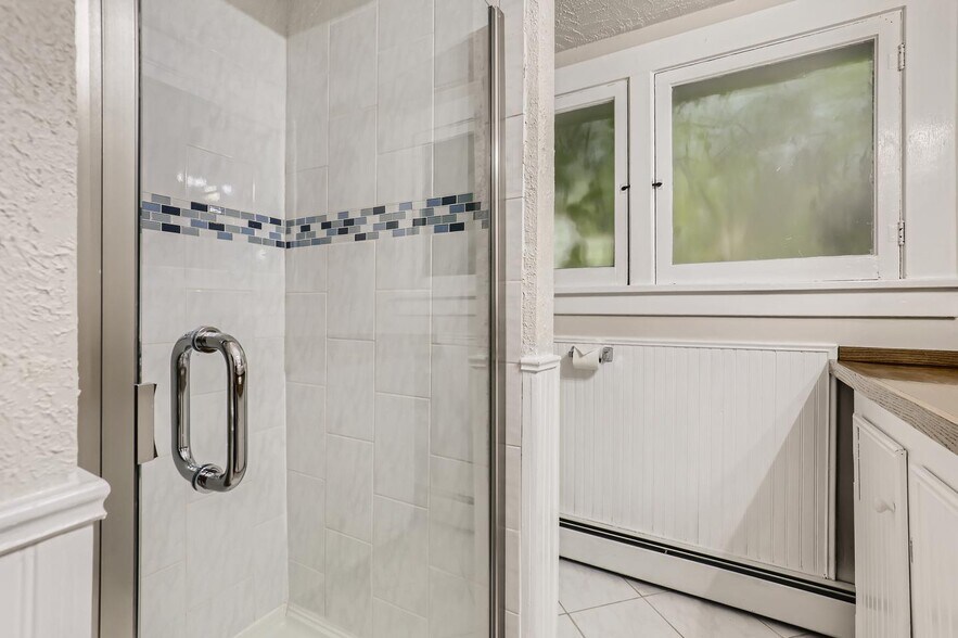 Building Photo - Sophisticated Highlands home walkable to p...