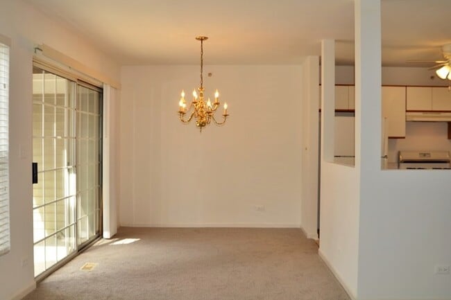 Building Photo - 5S530 Paxton Dr