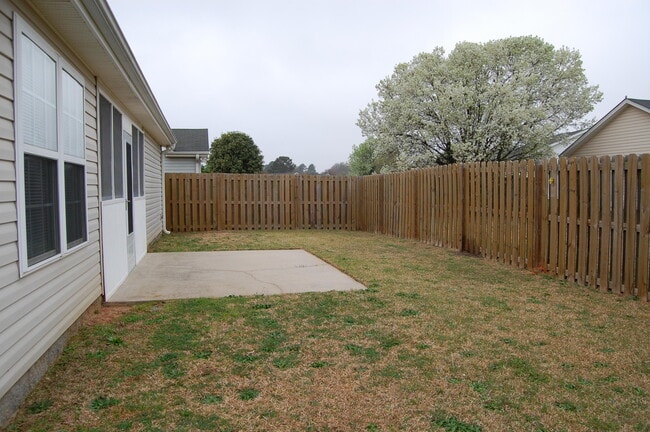 Building Photo - 167 Fox Haven Dr