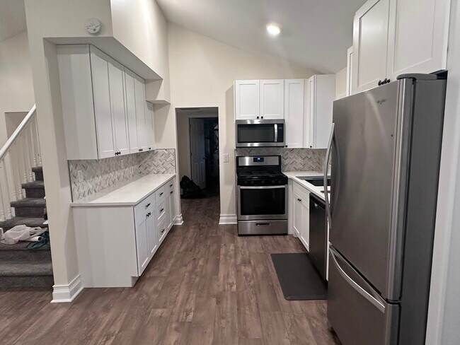 Building Photo - 1200 Algonquin Rd