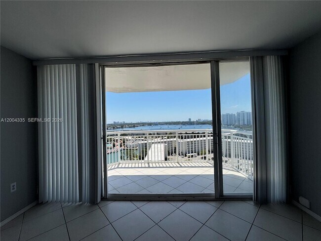 Building Photo - 18041 Biscayne Blvd