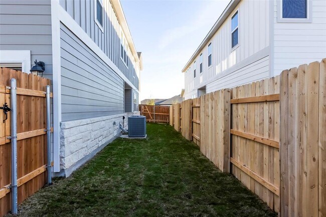 Building Photo - 2086 Alice Jay Wy