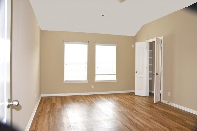 Building Photo - 3310 Fawnwood Dr