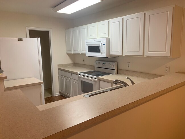 Building Photo - 4468 Lady Banks Ln