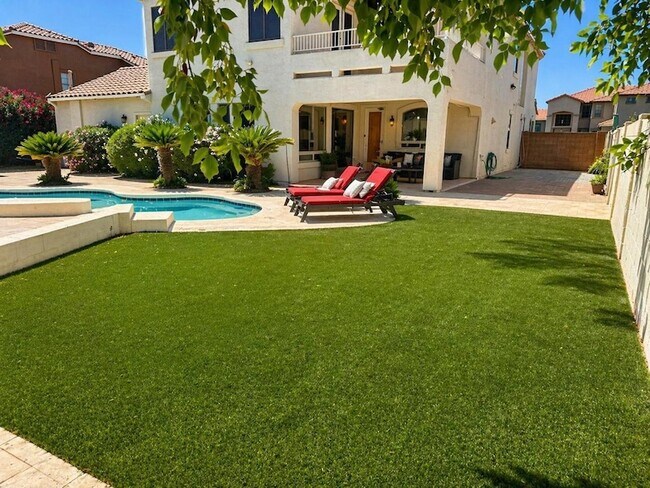 Building Photo - 8611 S 45th Glen